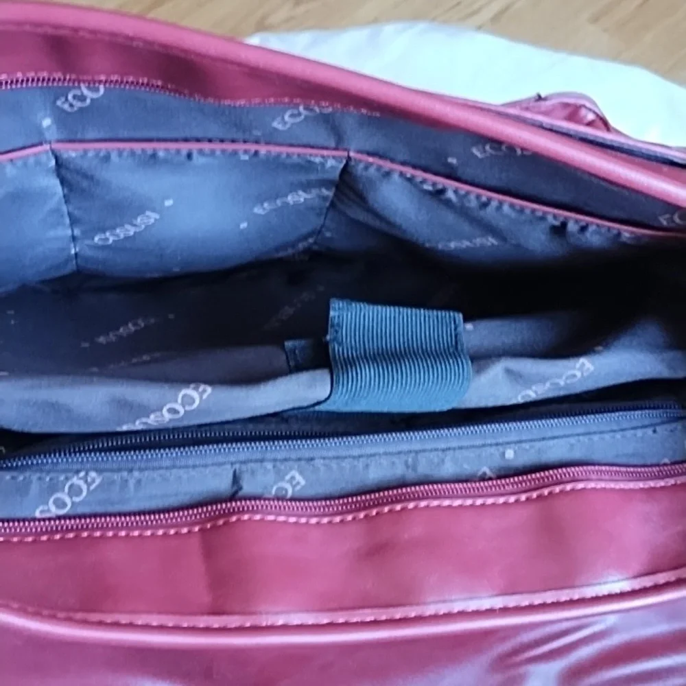 Red faux leather messenger bag/briefcase